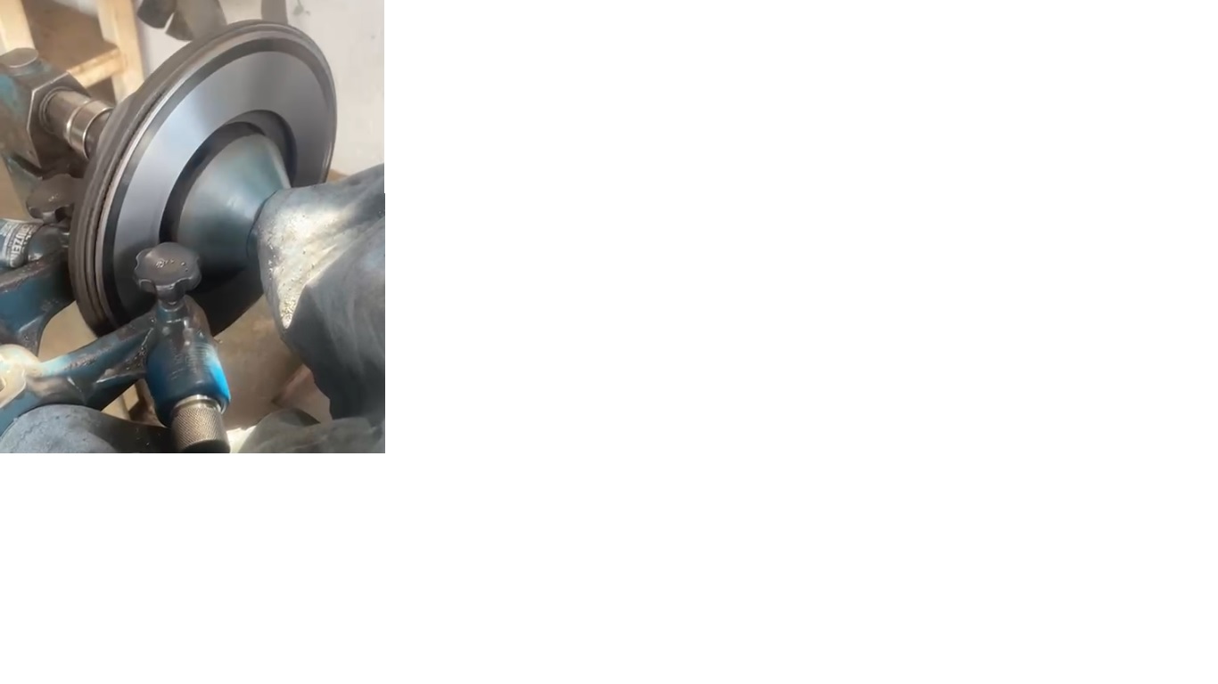 Retífica de discos e tambores de freios.